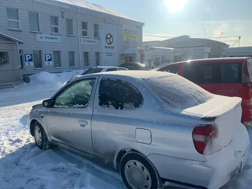 Toyota Platz 2001